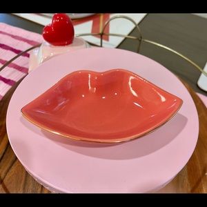 Target bullseye playground valentines 2022 ceramic lips candy dish